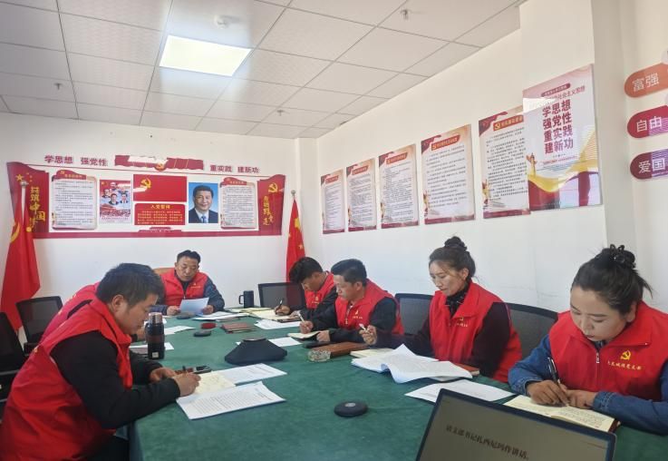 色尼区精瑞城投建设有限公司党支部开展                “支部书记夏季讲坛”暨深入贯彻中央八项规定精神学习教育专题交流研讨会(图2)